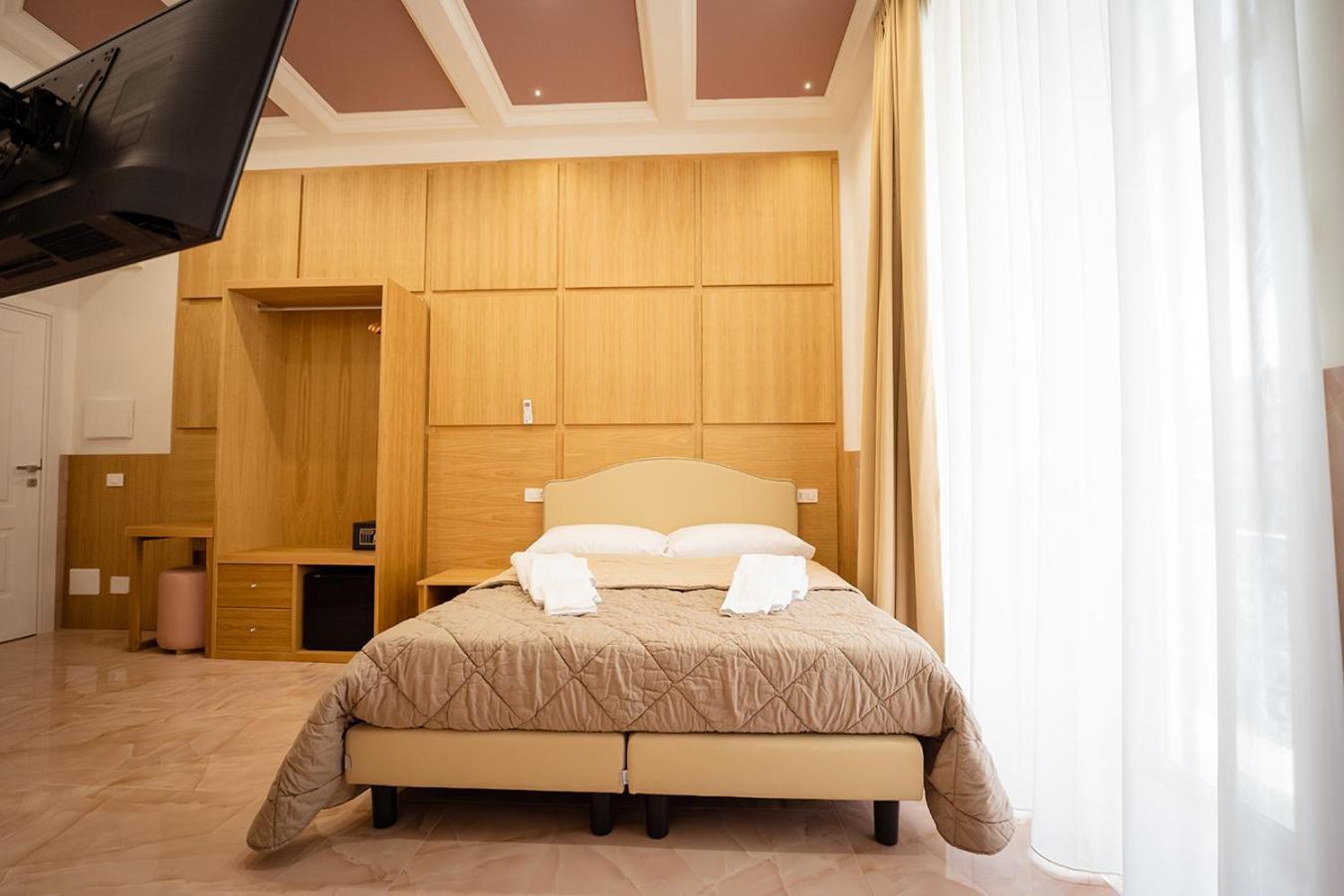 P.c. Boutique H. De Gasperi, Centro, By Clapa Group Guest house *